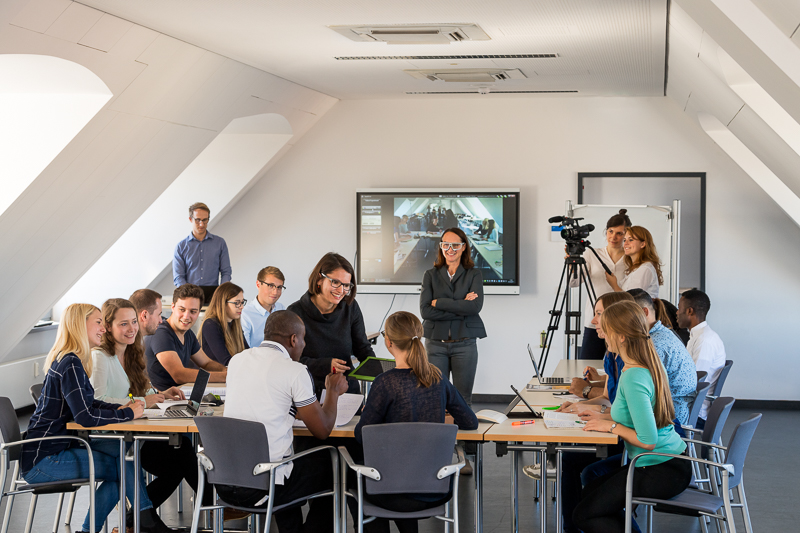 Lernen mit digitalen Spielen: Wie lassen sich Lernende am besten unterstützen?