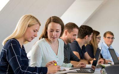 Bekommen Mädchen tatsächlich bessere Schulnoten als Jungen?