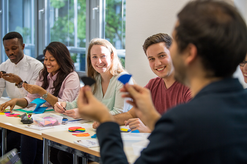 Soziales und emotionales Lernen in der Schule = bessere Leistungen?